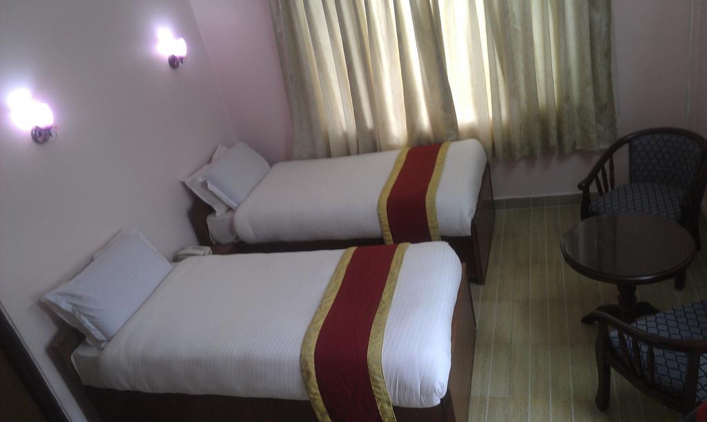 Amar Hotel Katmandu Szoba fotó